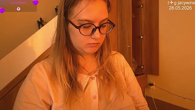 JacyWinslat online show from May 2026 08:00:02 AM