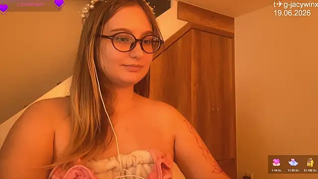Snapshot of JacyWinslat chatting on June 2026 08:28:01 AM JacyWinslat online show from June 2026 08:28:01 AM
