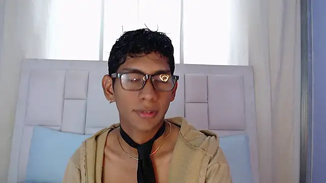 Nick Collins18 online show from November 2025 06:10:02 PM