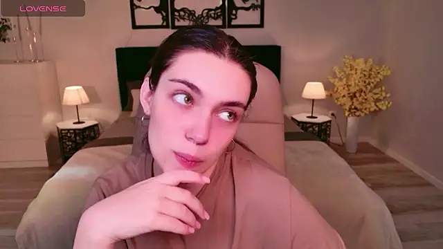 Snapshot of DaniellaLovely chatting on November 2025 10:57:02 AM DaniellaLovely online show from November 2025 10:57:02 AM