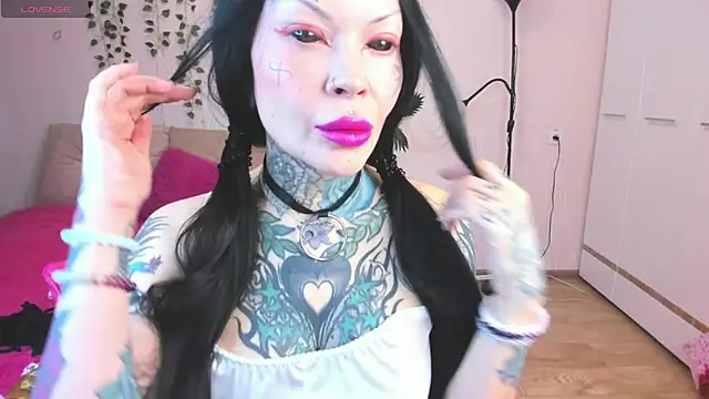 Megan Black Moon online show from December 2025 04:10:01 AM