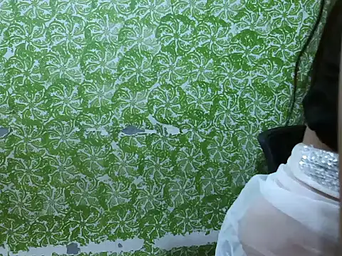 cutie-pie8 online show from September 2025 06:43:02 PM