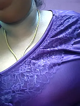 kavinila20 online show from September 2025 04:44:02 PM