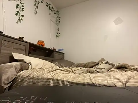 Kittyymaze1 online show from September 2025 11:48:01 AM