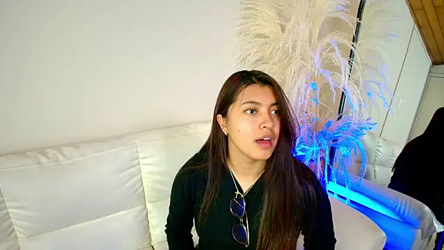 Rebeca Williams  online show from February 2025 12:19:02 AM