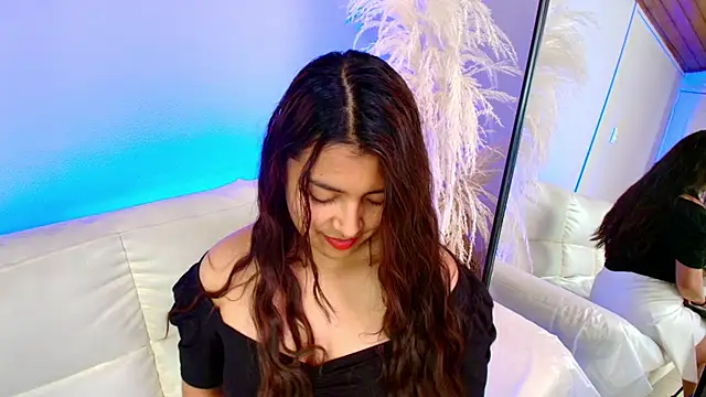 Rebeca Williams  online show from February 2025 09:00:01 PM