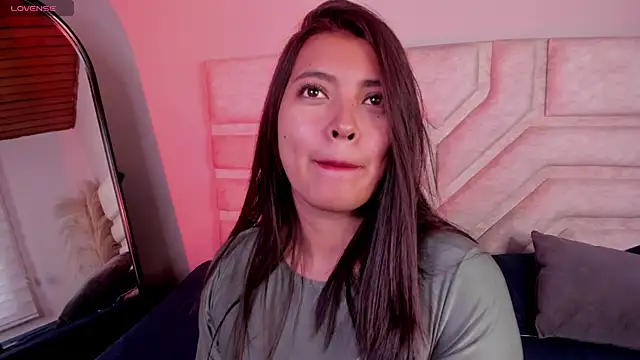 Snapshot of Rebeca_Williams_ chatting on December 2025 01:20:01 PM Rebeca Williams online show from December 2025 01:20:01 PM