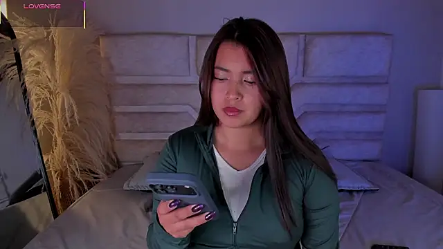 Snapshot of Rebeca_Williams_ chatting on February 2026 12:37:02 PM Rebeca Williams online show from February 2026 12:37:02 PM