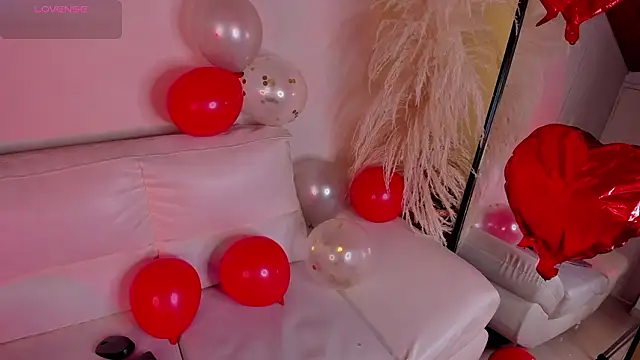 Snapshot of Rebeca_Williams_ chatting on February 2026 01:08:02 PM Rebeca Williams online show from February 2026 01:08:02 PM