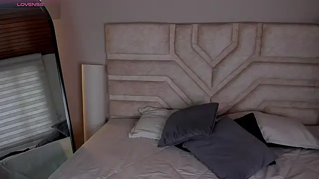 Snapshot of Rebeca_Williams_ chatting on February 2026 01:11:01 PM Rebeca Williams online show from February 2026 01:11:01 PM