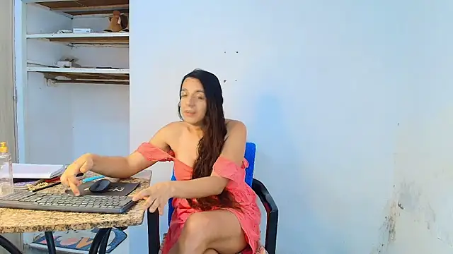Snapshot of Oh_Tique chatting on June 2026 07:22:02 AM Oh Tique online show from June 2026 07:22:02 AM