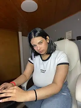 Snapshot of Isabella_boobd chatting on January 2025 01:03:02 PM Isabella boobd online show from January 2025 01:03:02 PM