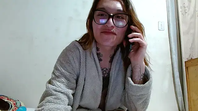 Snapshot of kittenlizz chatting on February 2025 12:09:01 AM kittenlizz online show from February 2025 12:09:01 AM