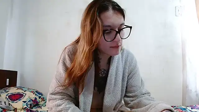 Snapshot of kittenlizz chatting on February 2025 09:26:02 PM kittenlizz online show from February 2025 09:26:02 PM