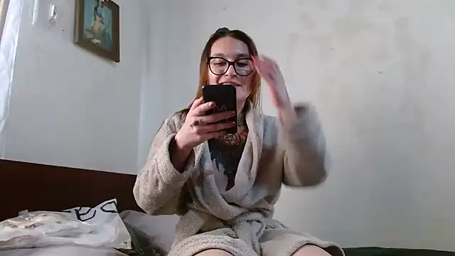 Snapshot of kittenlizz chatting on March 2025 05:29:02 PM kittenlizz online show from March 2025 05:29:02 PM