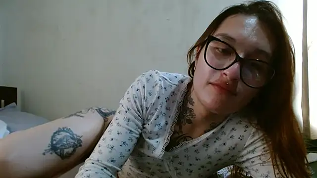 Snapshot of kittenlizz chatting on March 2025 06:00:01 PM kittenlizz online show from March 2025 06:00:01 PM