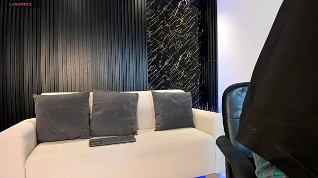 Aaron Scoot online show from April 2026 01:49:02 PM