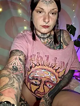 lizzardqueeen online show from March 2026 03:54:01 AM