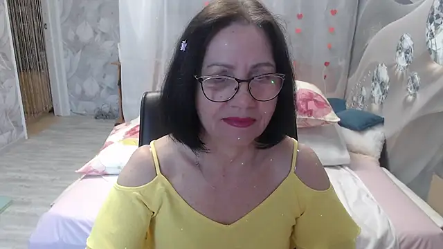 Snapshot of OlgaHottie chatting on April 2026 11:43:02 PM OlgaHottie online show from April 2026 11:43:02 PM