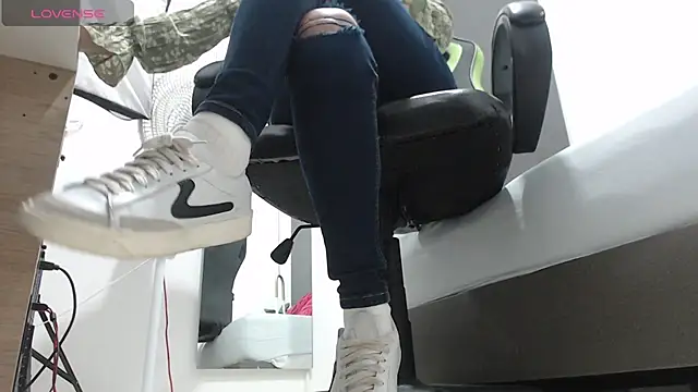 alma fenix online show from February 2025 12:06:02 PM