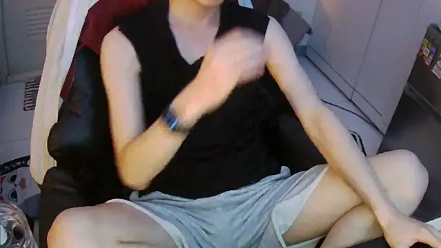 Snapshot of Ray175oo chatting on April 2026 04:15:02 PM Ray175oo online show from April 2026 04:15:02 PM