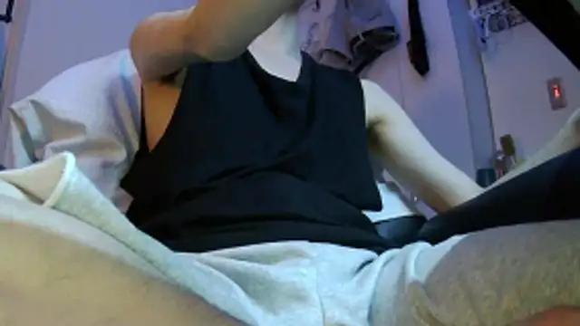 Snapshot of Ray175oo chatting on April 2026 07:06:02 PM Ray175oo online show from April 2026 07:06:02 PM