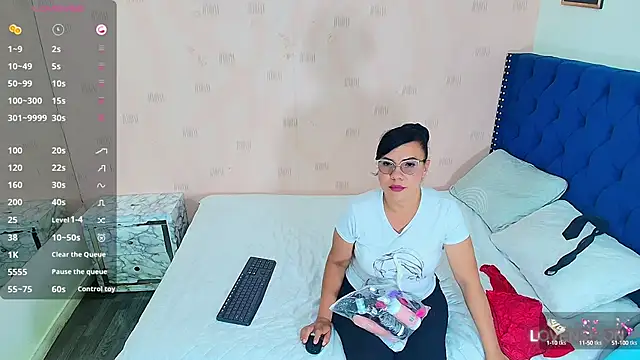 hotlatinateacher online show from February 2025 07:19:02 PM