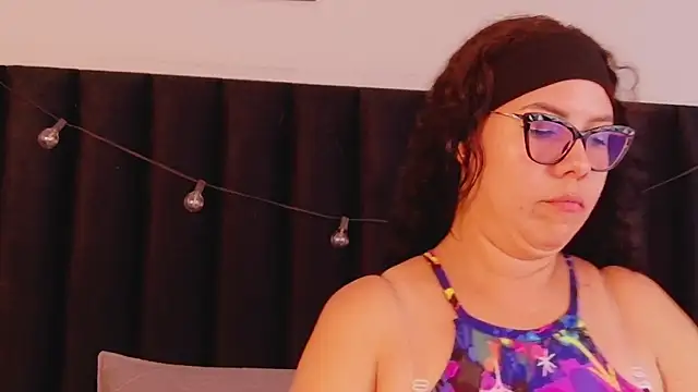 hotlatinateacher online show from October 2025 08:21:02 PM