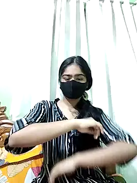 Snapshot of Arisha- chatting on February 2025 07:10:01 PM Arisha- online show from February 2025 07:10:01 PM