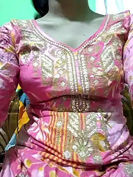 Snapshot of Arisha- chatting on February 2025 11:38:02 AM Arisha- online show from February 2025 11:38:02 AM