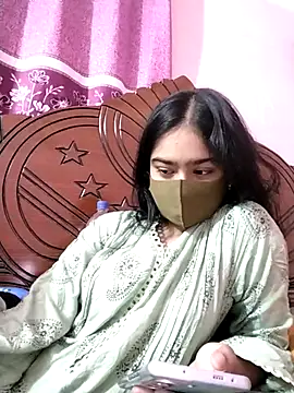 Snapshot of Arisha- chatting on October 2025 12:45:01 PM Arisha- online show from October 2025 12:45:01 PM