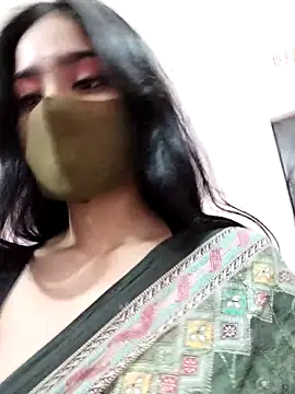 Snapshot of Arisha- chatting on November 2025 01:22:02 PM Arisha- online show from November 2025 01:22:02 PM