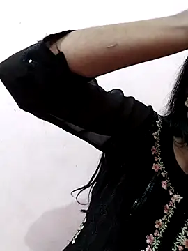 Snapshot of Arisha- chatting on November 2025 02:30:01 PM Arisha- online show from November 2025 02:30:01 PM