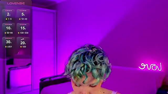 Snapshot of School_Love chatting on December 2024 01:24:02 PM School Love online show from December 2024 01:24:02 PM