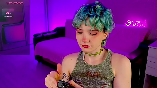 Snapshot of School_Love chatting on December 2024 01:18:01 PM School Love online show from December 2024 01:18:01 PM