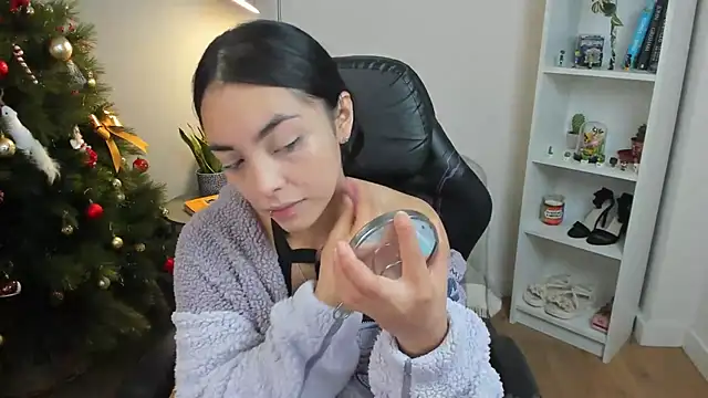  BellaEvans  online show from December 2025 05:57:01 AM