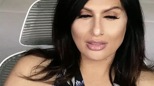 Snapshot of xprettysmilex chatting on April 2026 06:46:01 PM xprettysmilex online show from April 2026 06:46:01 PM