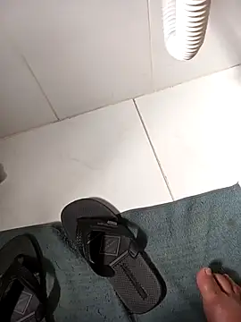 lobomisterioso13 online show from October 2025 12:02:01 PM