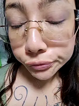 Mia Ruiz online show from October 2025 02:13:01 AM