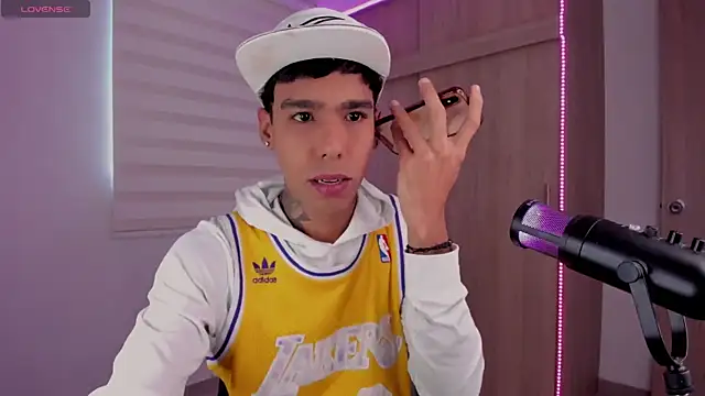 aldrinwhite online show from January 2025 02:18:01 PM