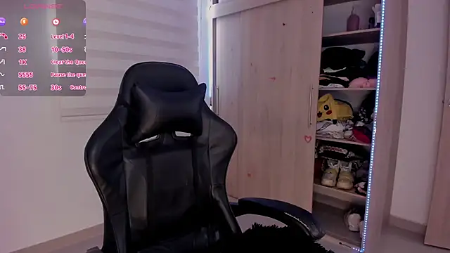 aldrinwhite online show from February 2025 06:13:02 PM