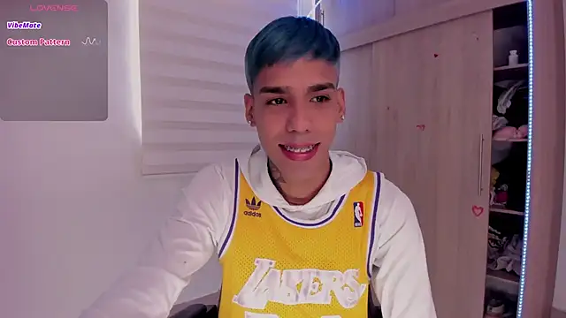 aldrinwhite online show from March 2025 03:40:01 PM