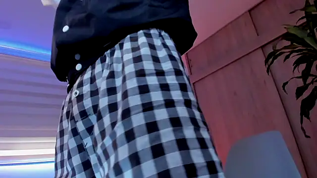 aldrinwhite online show from December 2025 04:13:01 PM