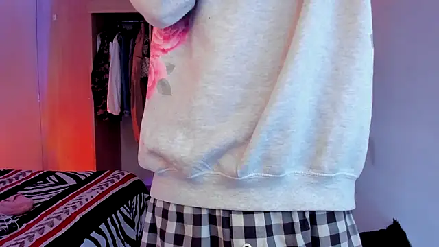 aldrinwhite online show from December 2025 04:03:02 PM