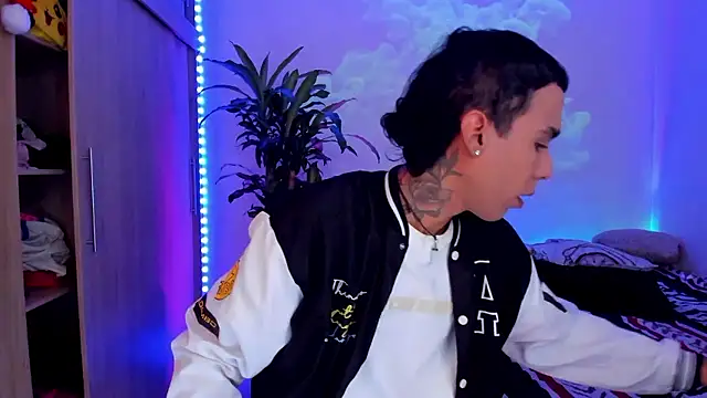 aldrinwhite online show from January 2026 03:47:01 PM