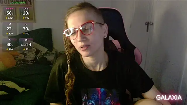Snapshot of galaxiaa23 chatting on April 2026 06:01:02 PM galaxiaa23 online show from April 2026 06:01:02 PM