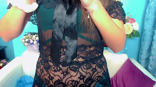 Snapshot of LindaaLu chatting on December 2024 03:32:01 AM LindaaLu online show from December 2024 03:32:01 AM