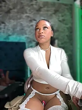 Snapshot of Melany_Williams chatting on November 2025 01:22:02 PM Melany Williams online show from November 2025 01:22:02 PM