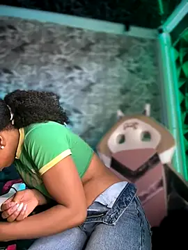 Snapshot of Melany_Williams chatting on November 2025 01:21:02 PM Melany Williams online show from November 2025 01:21:02 PM