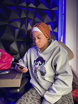 Snapshot of Melany_Williams chatting on December 2025 12:47:01 PM Melany Williams online show from December 2025 12:47:01 PM